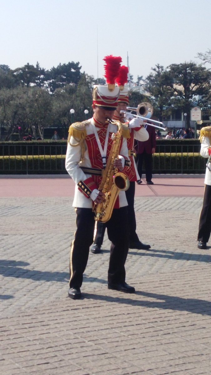 いろえんぴつ ディズニーランドバンド Go The Distance テナーサックスさんとアルトサックスさんのソロ いろえんぴつ ディズニーランドバンド Go The Distance テナーサックスさんとアルトサックスさんのソロ