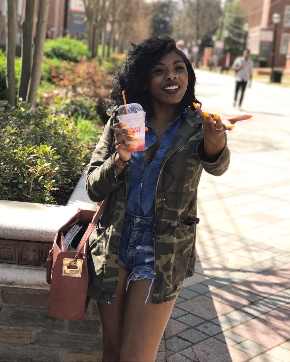 AshaMonnee's tweet image. *Caption* 🤤