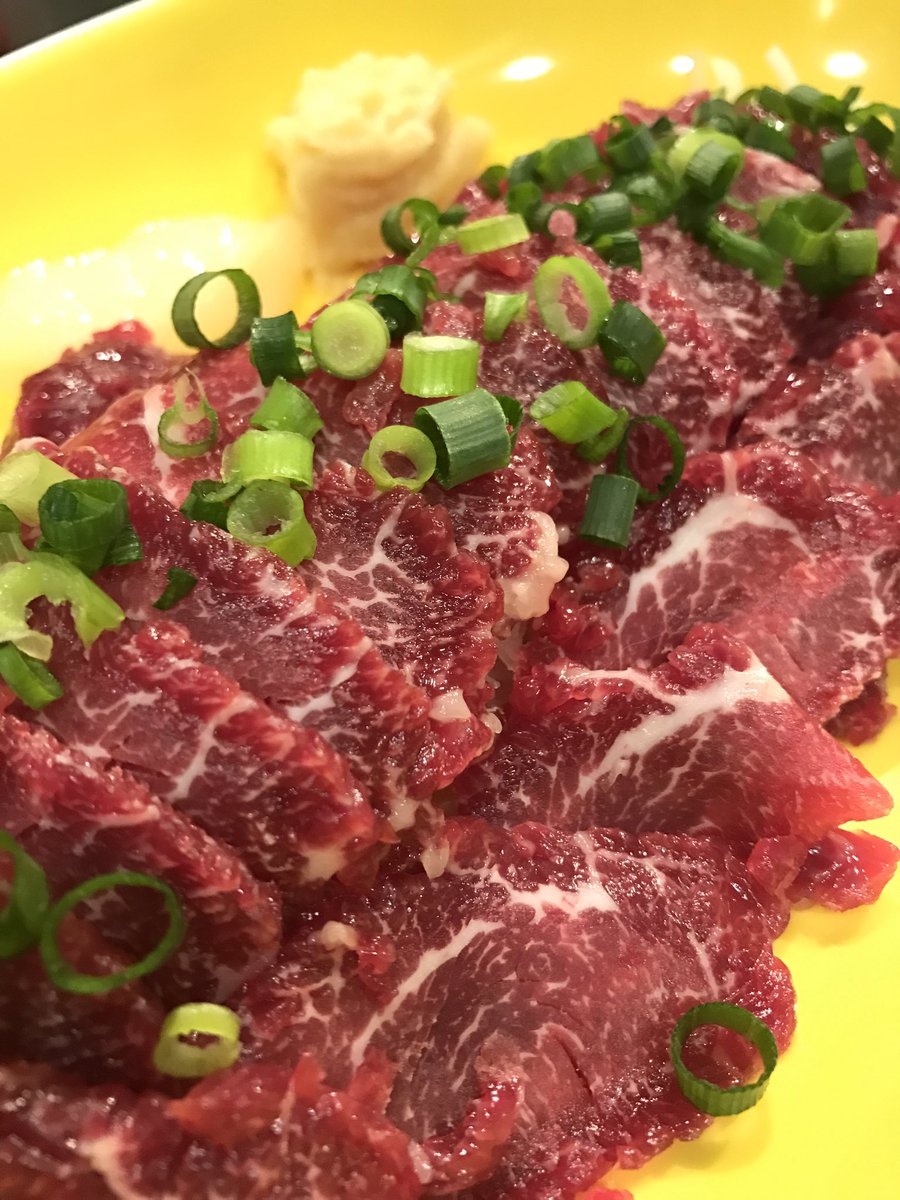waiolicafe's tweet photo. 馬刺しのロース肉！サシが入っててうまいぞ。
#馬刺し #ロース肉 #馬 #熊本 https://t.co/Op2q7OrBfn