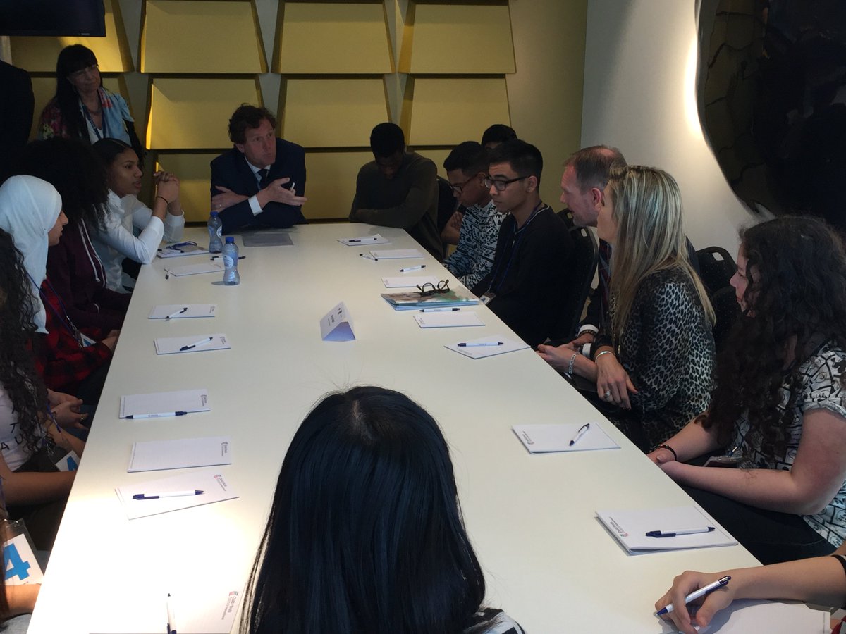 Money should be wisely spent. Even I make sure my children know when it's appropriate to buy or save. <a href="/arjan_bol/">Arjan Bol</a> <a href="/koninklijkhuis/">Koninklijk Huis</a> #GMW2017