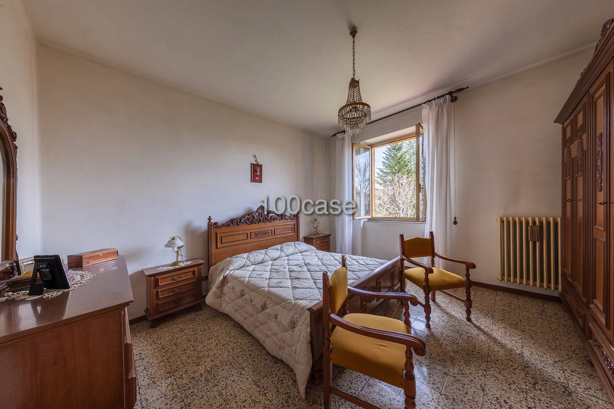 100_case's tweet image. #Toscana #Abbadia #MonteAmiata @valdorciamiata #Vendita #appartamento al secondo piano