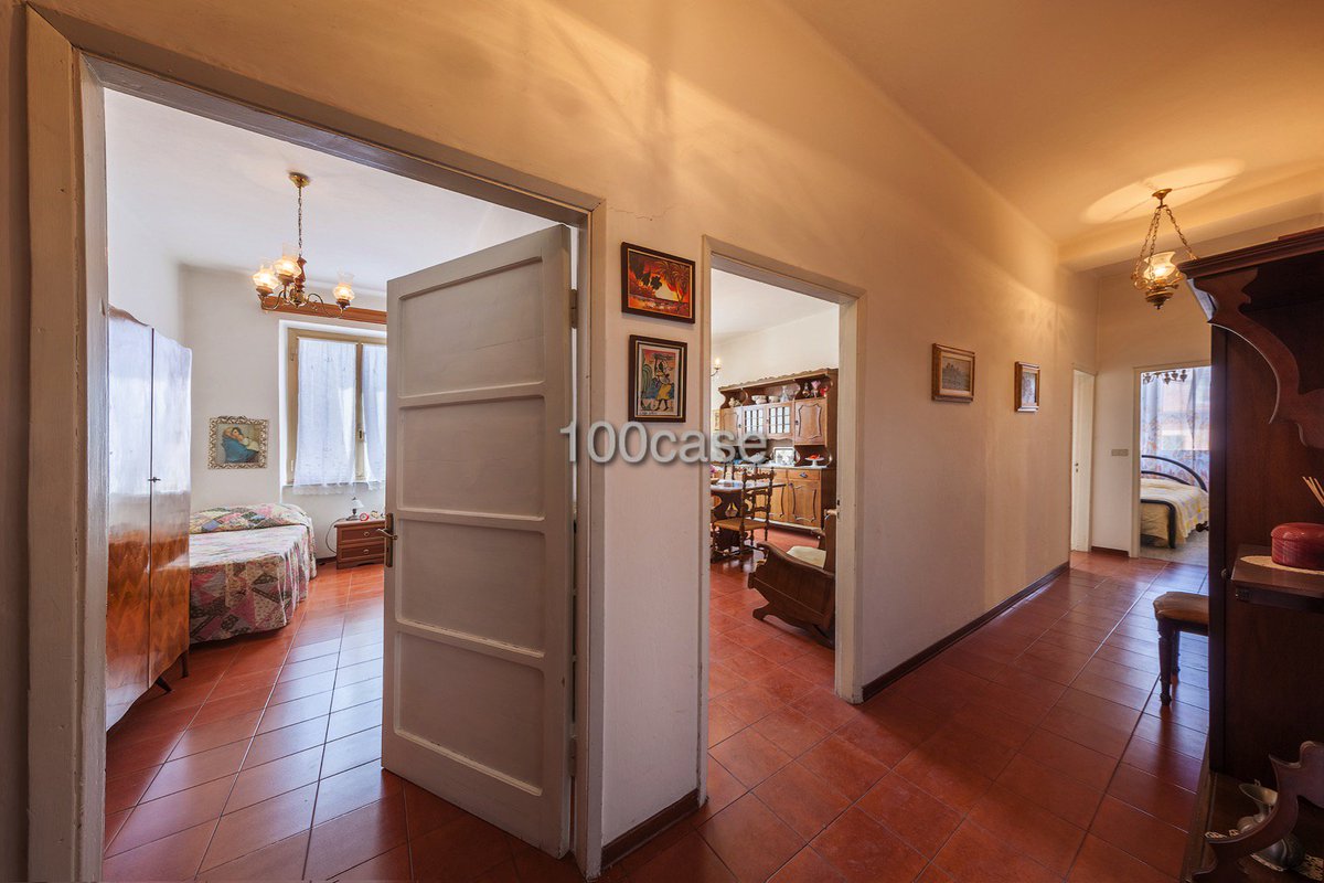 100_case's tweet image. #Toscana #Abbadia #MonteAmiata @valdorciamiata #Vendita #appartamento al secondo piano