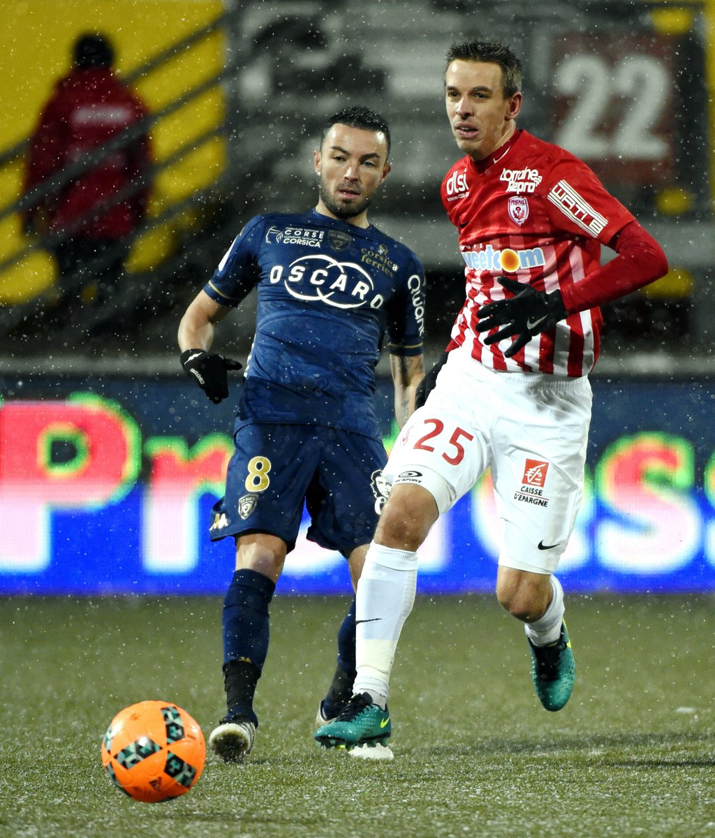 Foot è Basta ce soir à 18h00 en direct sur Notre page Facebook ! Posez-vos questions à <a href="/stanich2/">gael danic officiel</a>, milieu de terrain du <a href="/SCBastia/">SC Bastia</a> !
