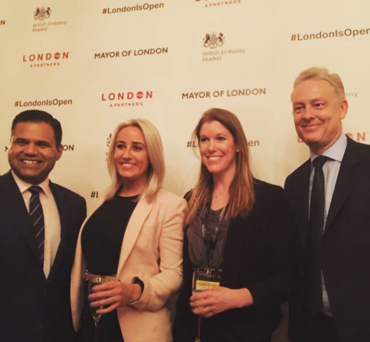 Our VP with Deputy Mayor @RajeshAgrawalUK, British Ambassador @SimonManleyFCO &amp; @jambotribe's <a href="/ljstembridge/">Laura Stembridge</a>
#LONDONISOPEN @GotoGrow_London