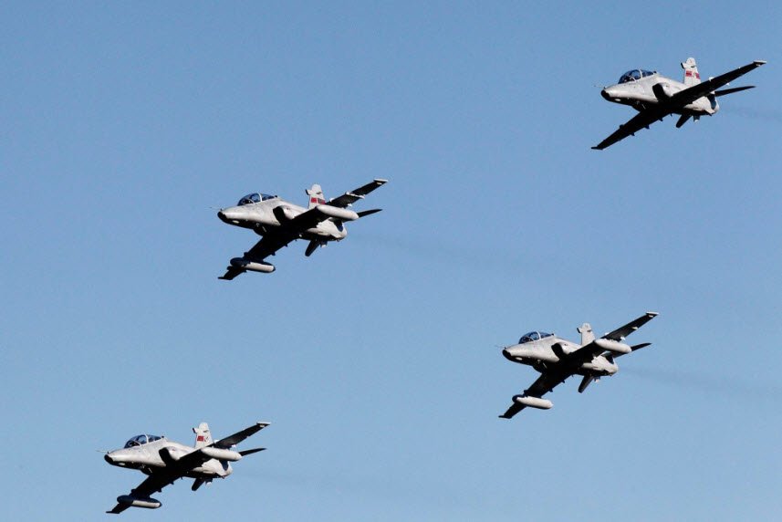 Keep your eyes on the sky Perth as graduating <a href="/Aus_AirForce/">Aus Air Force has moved</a>  pilots fly over the City in a Thunderbird formation between 3.30pm-4.30pm!!