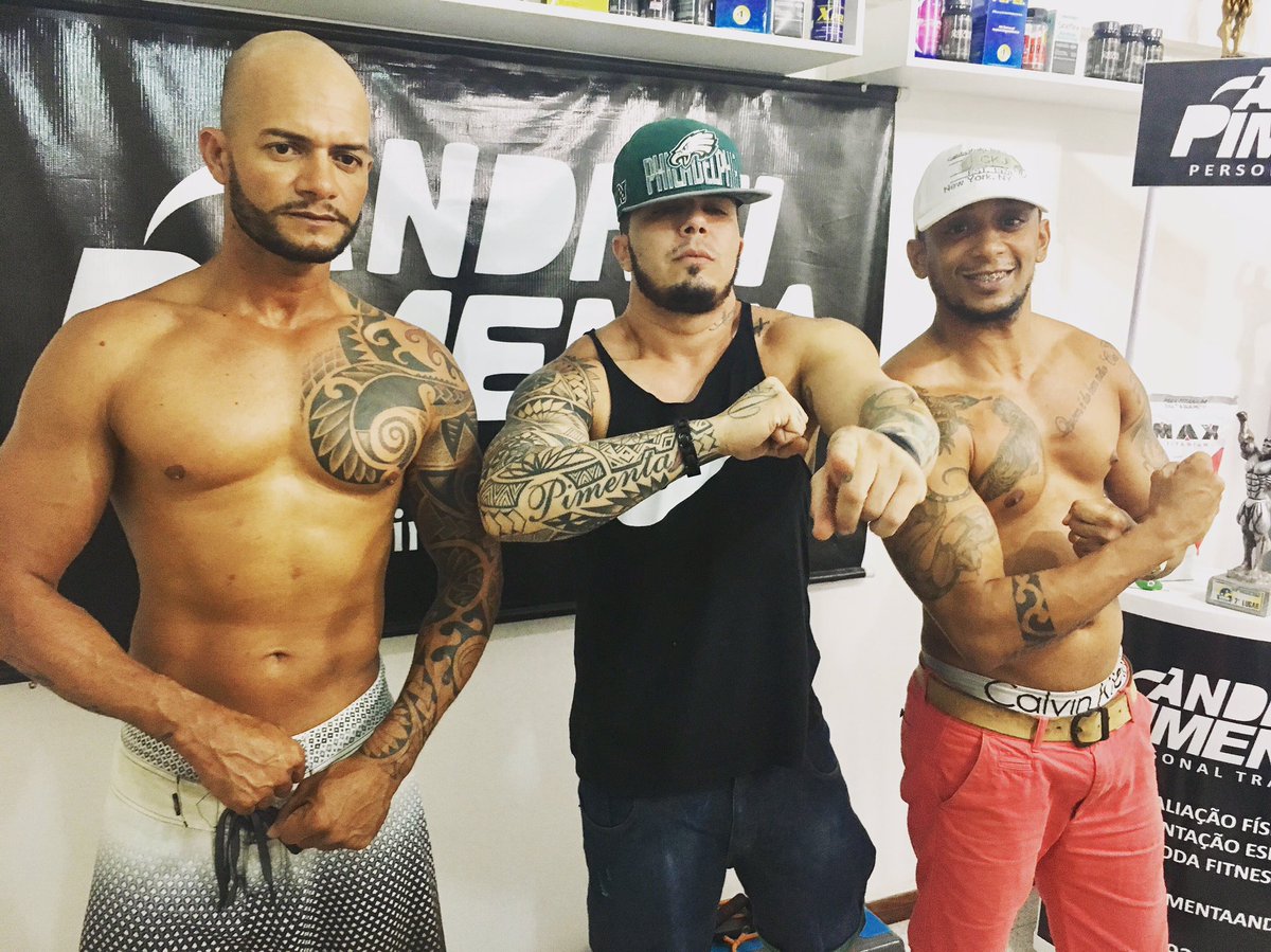 _AlexMax's tweet photo. 🌶💪🏿👏🏿👊🏿😍 foco, determinação, divagar eu chego lá com o melhor @pimentaandrei e meu dedo de ouro #rafael #amo #familia https://t.co/o8iWe2F2SL