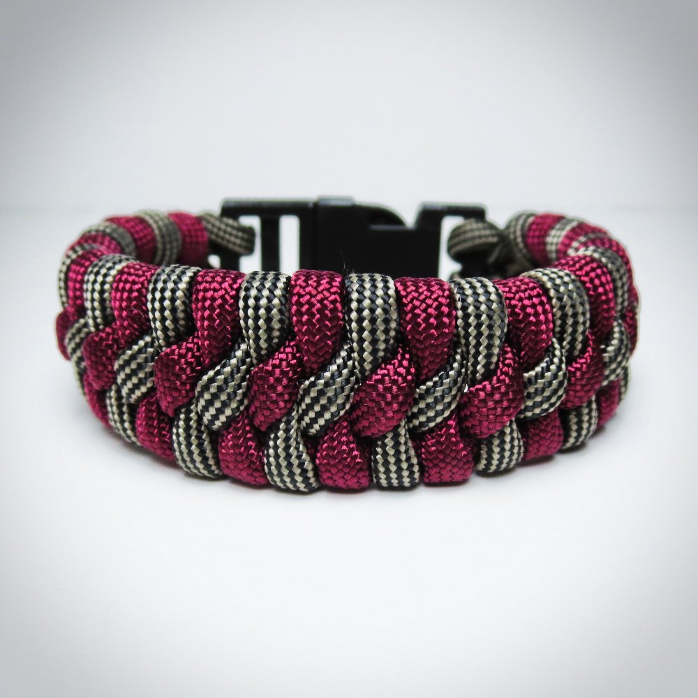 UniformWarrior's tweet photo. The Modified Trilobite Paracord Bracelet With a Buckle!!! This is a UniformWarrior original so let me know if you like it :)
#paracord https://t.co/UGSDUmRCYc