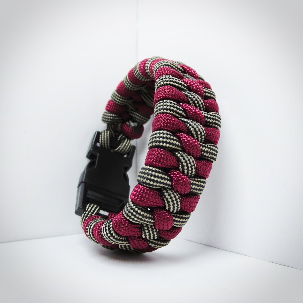 UniformWarrior's tweet photo. The Modified Trilobite Paracord Bracelet With a Buckle!!! This is a UniformWarrior original so let me know if you like it :)
#paracord https://t.co/UGSDUmRCYc