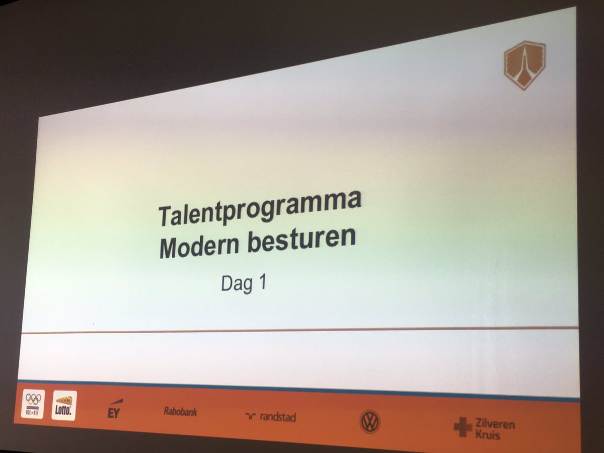 HuismanWilco's tweet photo. Interactieve bijeenkomst in Den Haag met jonge bestuurders, Talentprogramna modern besturen. @Brug_8 @nocnsf https://t.co/seL2jzzCUF
