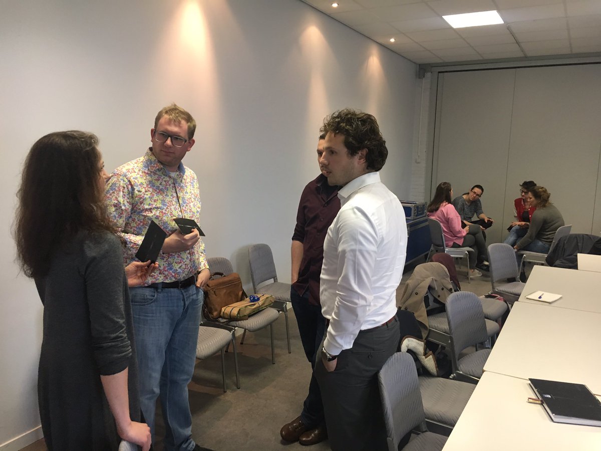 HuismanWilco's tweet photo. Interactieve bijeenkomst in Den Haag met jonge bestuurders, Talentprogramna modern besturen. @Brug_8 @nocnsf https://t.co/seL2jzzCUF