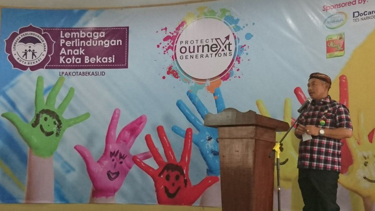 Kamis (30/3) Wali Kota <a href="/Rahmat_Effendi_/">Dr. Rahmat Effendi</a> , Ka. <a href="/dpppakotabks/">DP3A Kota Bekasi | #75tahunJabar</a>  dan Ka. <a href="/DinsosBekasi/">Dinsos.KotaBekasi</a> saksikan pelantikan pengurus LPA  oleh <a href="/komnas_anak/">Komnas Anak</a>