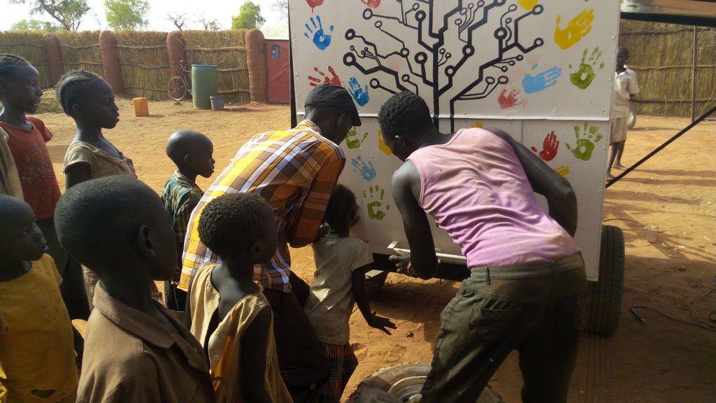 MichaelGpops's tweet photo. Using a mobile #makerspace to educate #refugees in   #SouthSudan                     @MSF_SouthSudan @OCHASouthSudan    @Refugees @Oxfam https://t.co/r7TQsjxcSb