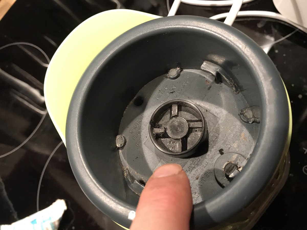 jamesdavid650gs's tweet photo. @brevilleUK two faulty new juicers! See pics! Want refund! Please help sort this? 😪#breville#faulty#broken https://t.co/1TUCu2yRgD