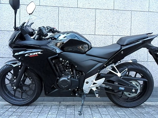 レンタルバイク 神戸 ゲンチャリ屋 レンタルバイク追加予告 追加予告です ホンダ Cbr400r 黒です レーシーな外観とは裏腹に極めて扱いやすいエンジン特性 ポジショニング とにかく優等生なこのバイク もうすぐご用意