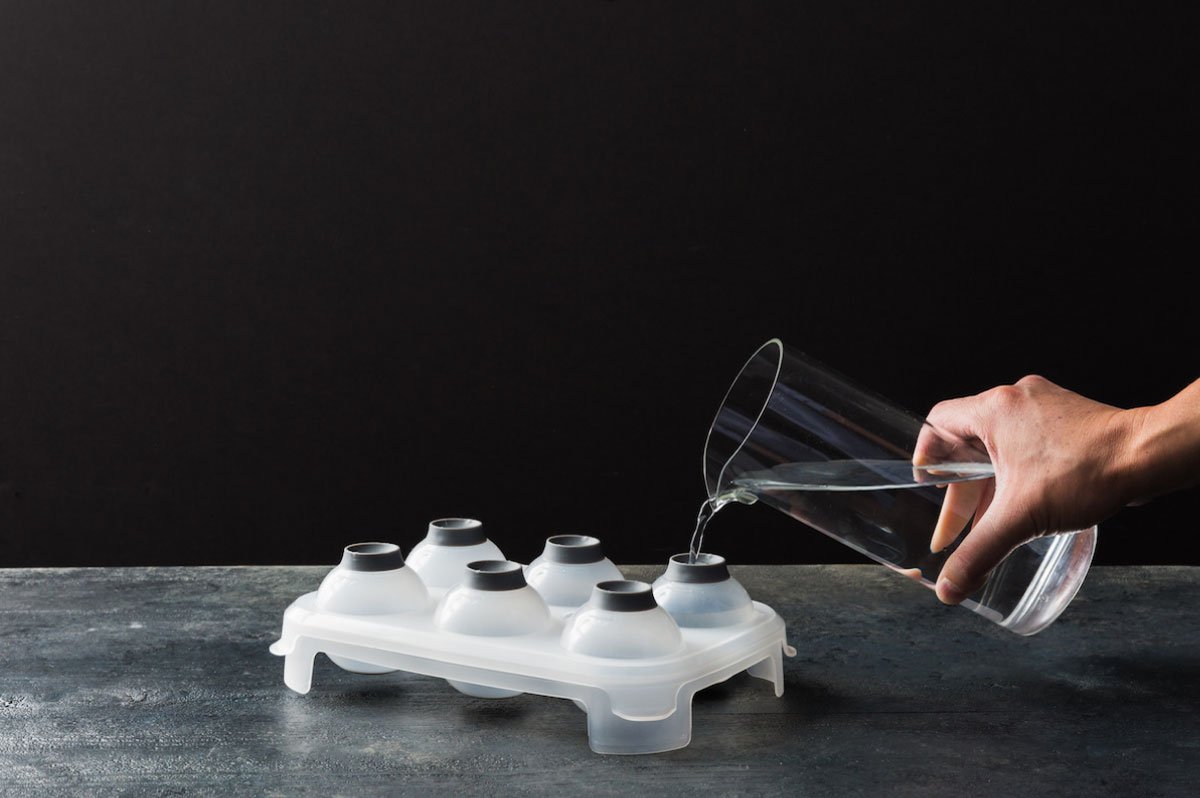 superblymedia's tweet photo. Sveres Jumbo Ice Balls: Perfekt für kühle Getränke - Absolut, warum sollten es auch immer Würfel sein. | @superblymedia #eiswürfel #whiskey https://t.co/lMgVu3UwKD