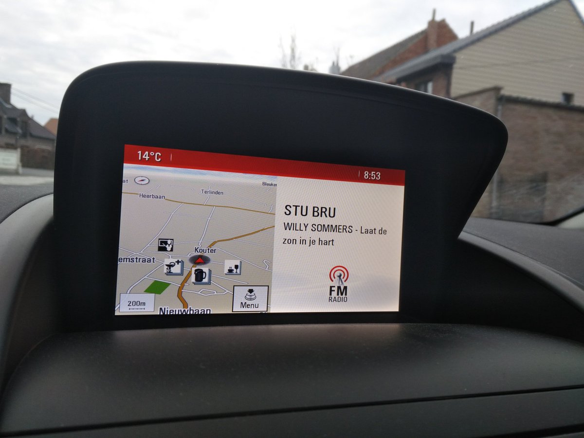 Ambiance in de auto. Merci <a href="/stubru/">StuBru</a>