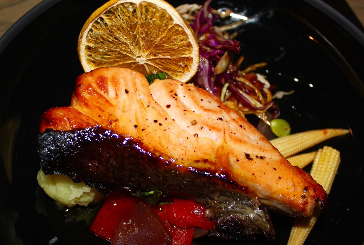 LaurasWorldza's tweet photo. Seared salmon and ginger sweet mash courtesy of @JoziStyle at @CafeDelSol1 last night! Seafood Perfection! #jozistylecooks #AnyoneCanCook https://t.co/7FGlrXs4DI