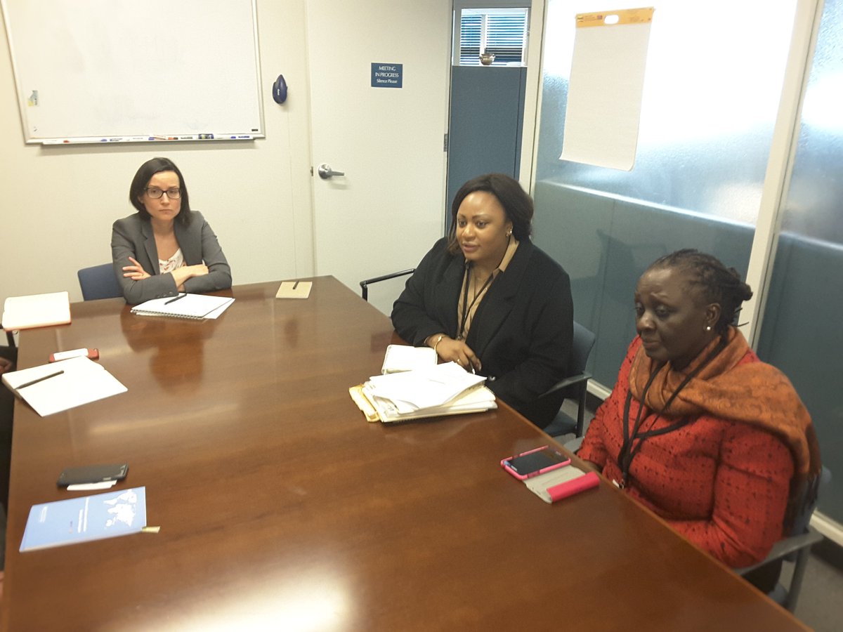 AUC_PAPS's tweet photo. Dr.Wandira of #PaneloftheWise briefs UNMediat'nSupp.Unit on #FemWise &PeaceInfrastructr establishmt. UNMSUhead pledges tech.&strategic supp. https://t.co/c4U2L6nyvs