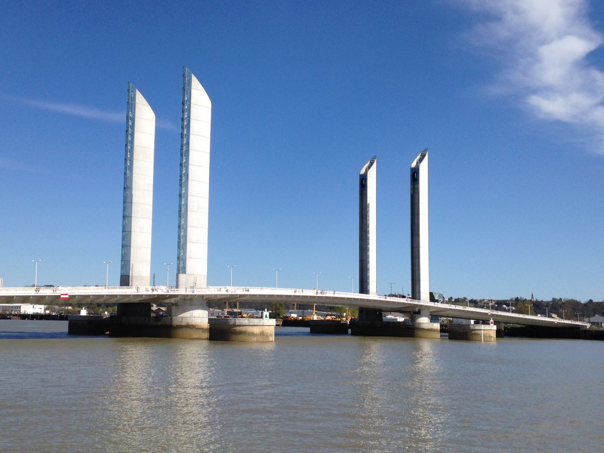 NormaJacqueDA's tweet photo. #Love Bordeaux only 2 hours from Paris from July. Come and visit the new La Cite du Vin. https://t.co/YJDM5QrNhU