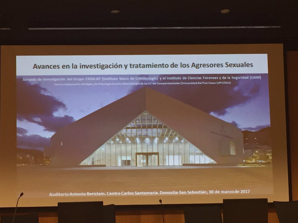 patriciaboschg's tweet photo. Inauguración de la jornada investigación y #tratamiento de los #agresoressexuales #CerclesCat #gestióndelriesgo @fundsalcom https://t.co/4oMQ0Xnvgv
