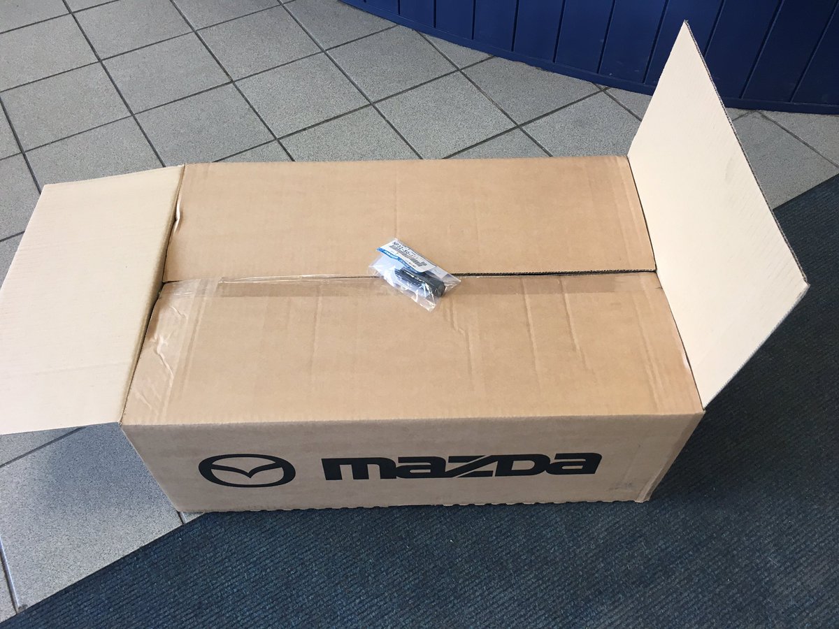 DazSinclair's tweet photo. @Mazda_UK slight overkill on the box dont you think? https://t.co/sSQKfnGFG7