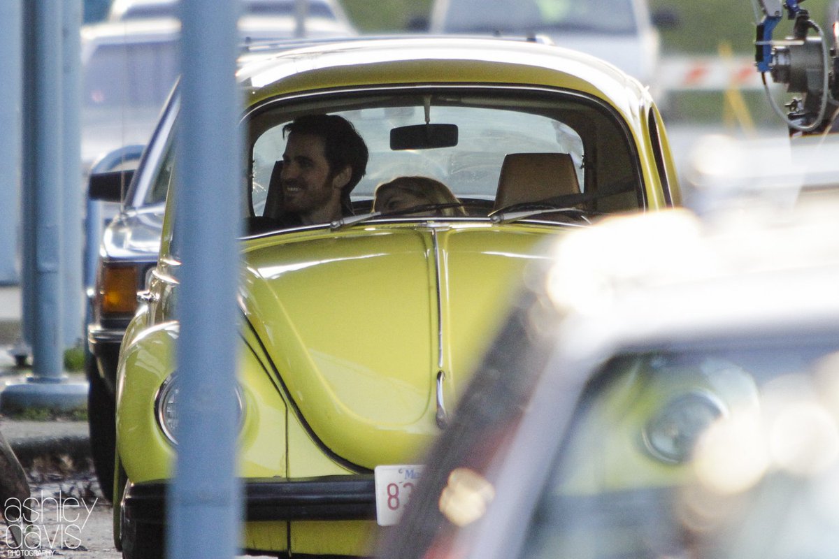 Captain Swan 😍😍😍😍😍 I can�t wait for tonight�s new episode