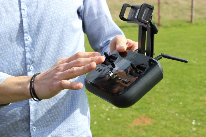 UAV4Ag's tweet image. .Airinov staff introduces @CTAflash #UAV4Ag1 trainees to the use of #DRSolo w/ #MultiSPEC 4C in preparation of test flights w/@pix4d Capture