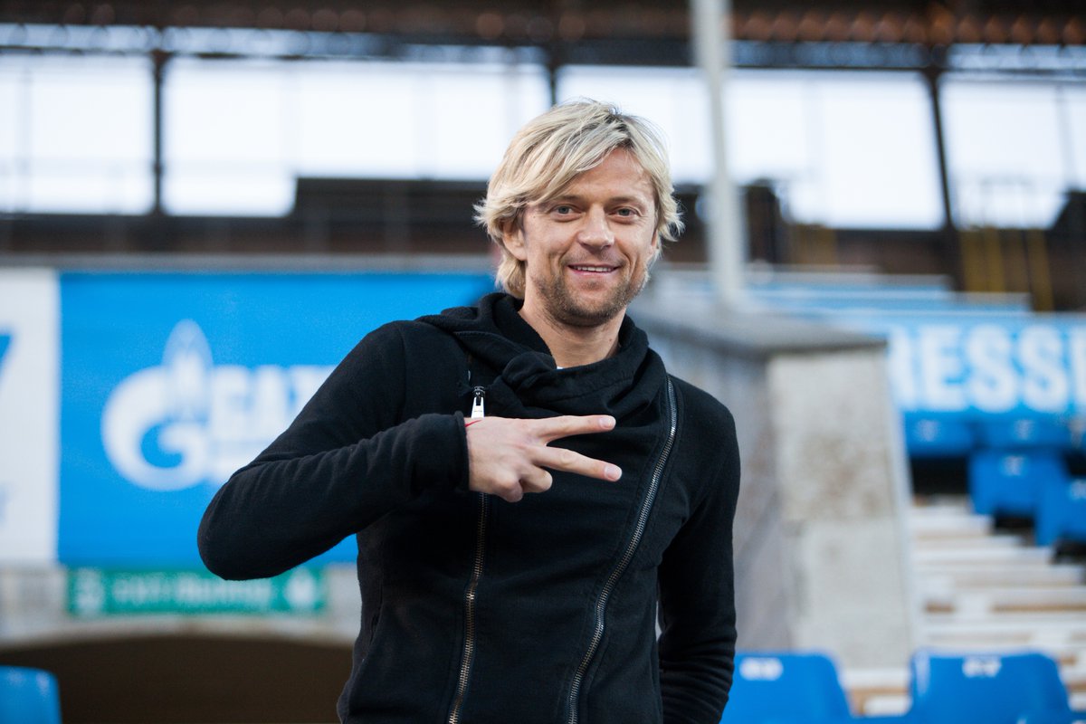 Happy birthday to Anatoliy Tymoshchuk! We hope the Zenit legend and our new coach has a great day! 