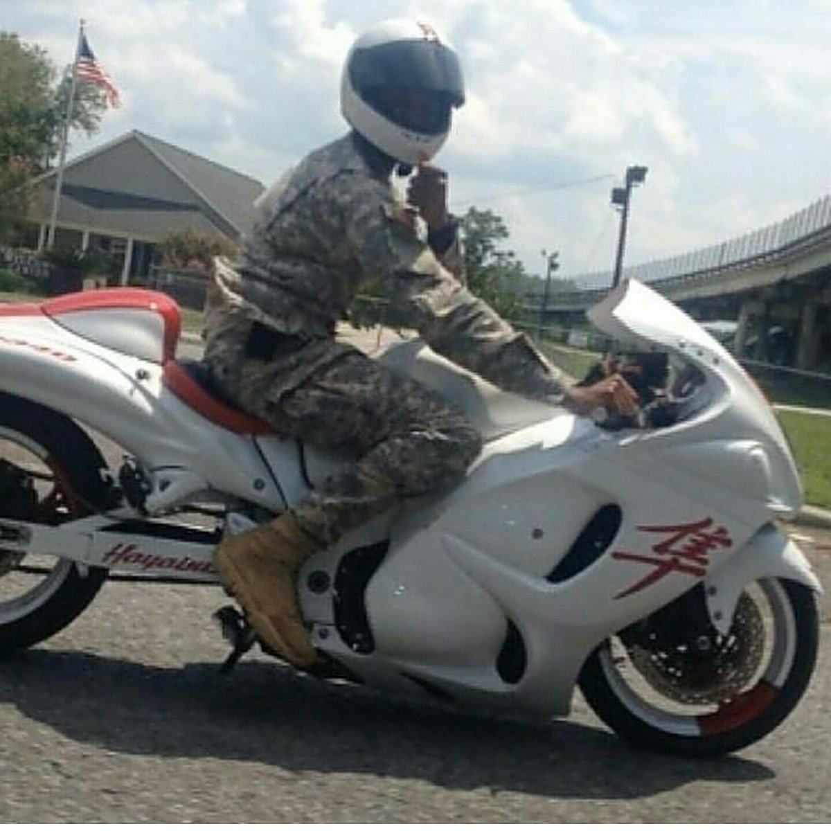 ballup8250's tweet photo. Summer time's approaching. Don't ask me to ride you on my bike. Dont look at my bike. Dont sit on my bike #walkbitch https://t.co/BN2SvSTE47
