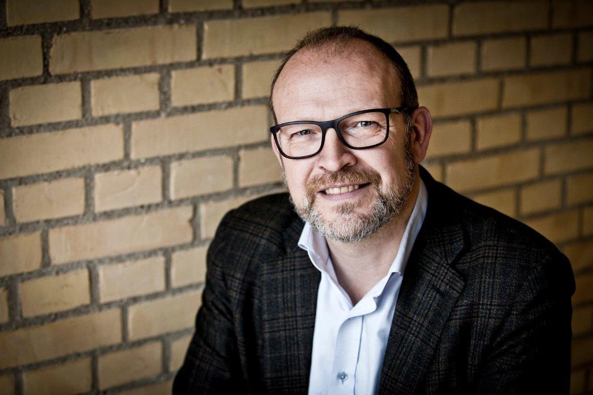 novonordiskfond's tweet photo. Som barn splittede Poul Nissen ting fra hinanden for at forstå dem. Nu har han fået tildelt Novo Nordisk Prisen. https://t.co/yxEbtb8Bb0 https://t.co/BO8I81KBtV