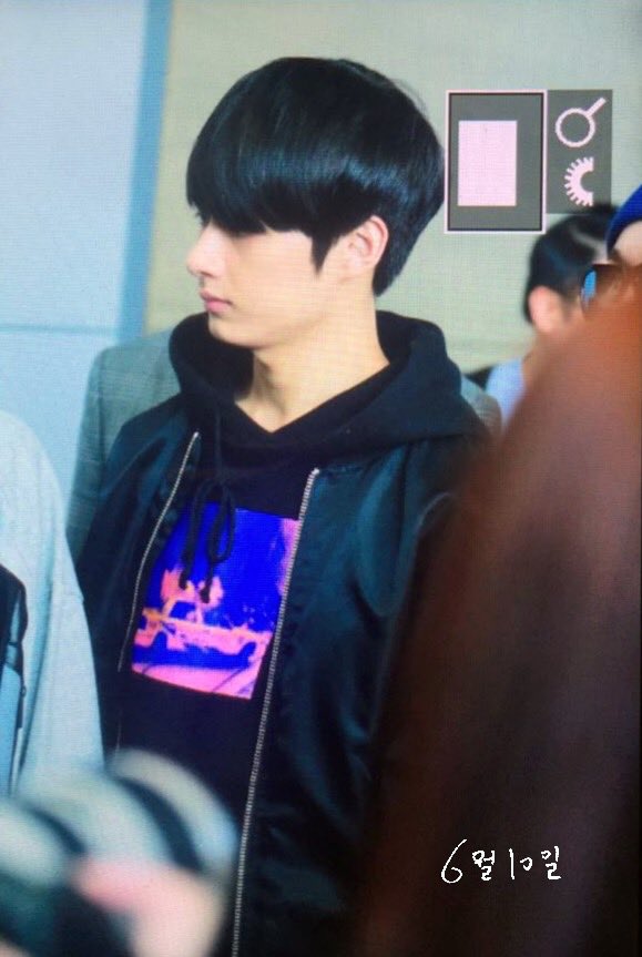 170330 #세븐틴 #준 #준휘 #SEVENTEEN #JUN <a href="/pledis_17/">세븐틴(SEVENTEEN)</a> 今天也辛苦了💕