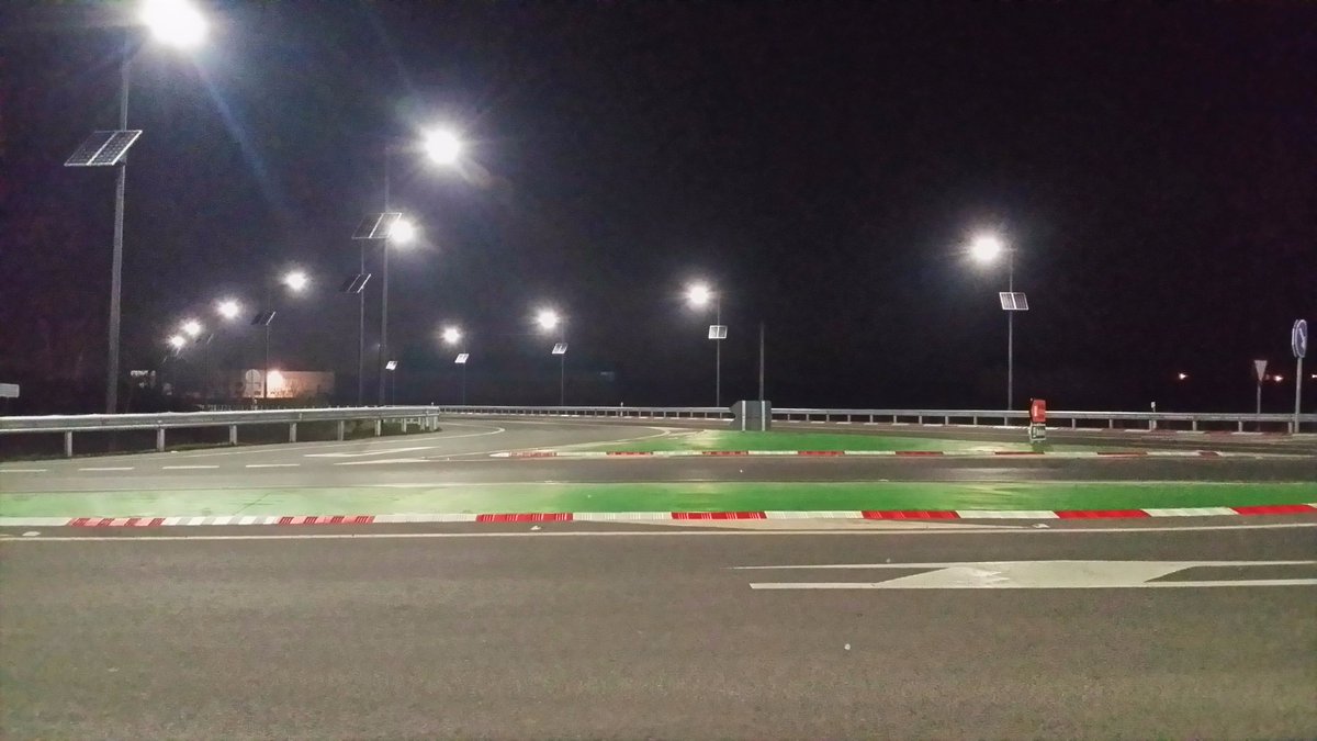 LightBlue_Solar's tweet photo. La Diputación Foral de @Araba_Eus mejora la #SeguridadVial de #carreteras con #FarolasSolares #LightBLueRUTA60
https://t.co/APrc7AQYkG https://t.co/WROzCty4HY