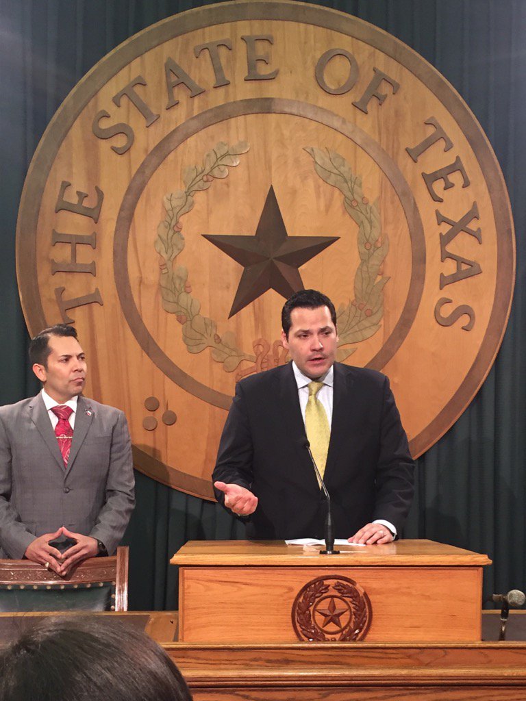 leticiavdp's tweet photo. Thank you @RepJRod for your advocacy of #smallbusiness @SAHispanicCC #Liftfund #PeopleFund #BigAustin https://t.co/OyAG9BIKEl
