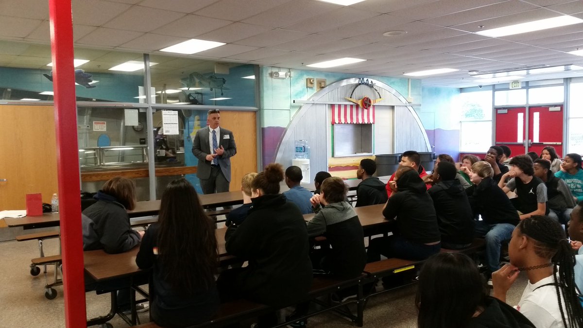 lmussini1's tweet photo. Career Day underway at MRMS! @MRMSlions @BCPScounseling https://t.co/xO0KHkj9jb