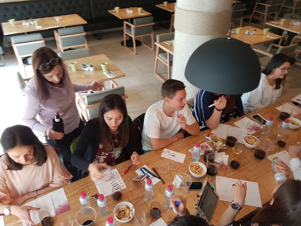 VinoSub30's tweet photo. Comienza VinoSub30 España 2017 en @artiemhotels https://t.co/GKopQpUI2E