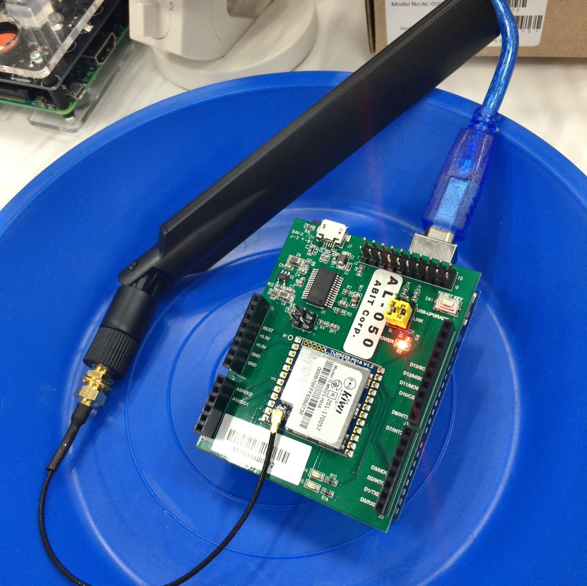satotech's tweet photo. SORACOM LoRa Space の共有ゲートウェイから 1km ほどの屋内で無事 LoRa Arduino 開発シールドでの疎通確認できました。電源入れ直してもスムーズに接続されて快適です! #soracom https://t.co/D2OrYeI1NM