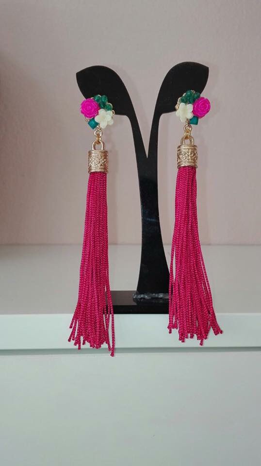 dcarmenserrano's tweet photo. #feriadeabril #sevilla #flamencas2017 #complementos hacemos envios📦📦 https://t.co/iwbltmfui6