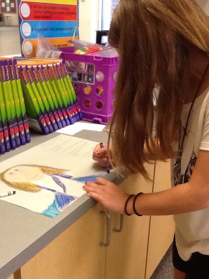 HurdRachelle's tweet photo. Greek mythology. Abby Z is drawing Aphrodite. https://t.co/IHaWkqGgVs