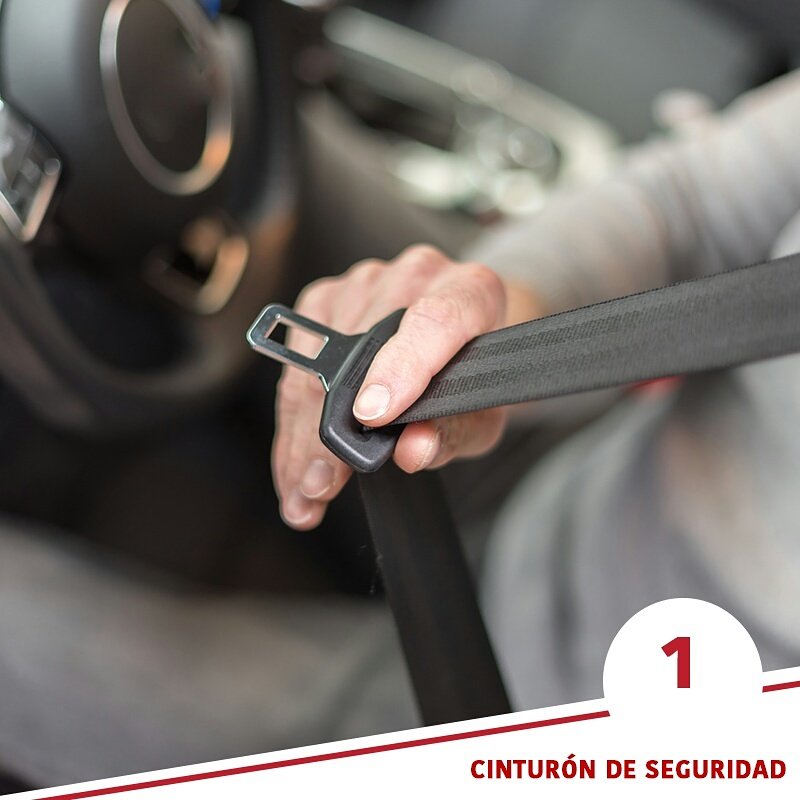 El cinturón de seguridad puede reducir el riesgo de muerte para los ocupantes de los asientos delanteros en un 50% . Úsalo siempre! #Anadive