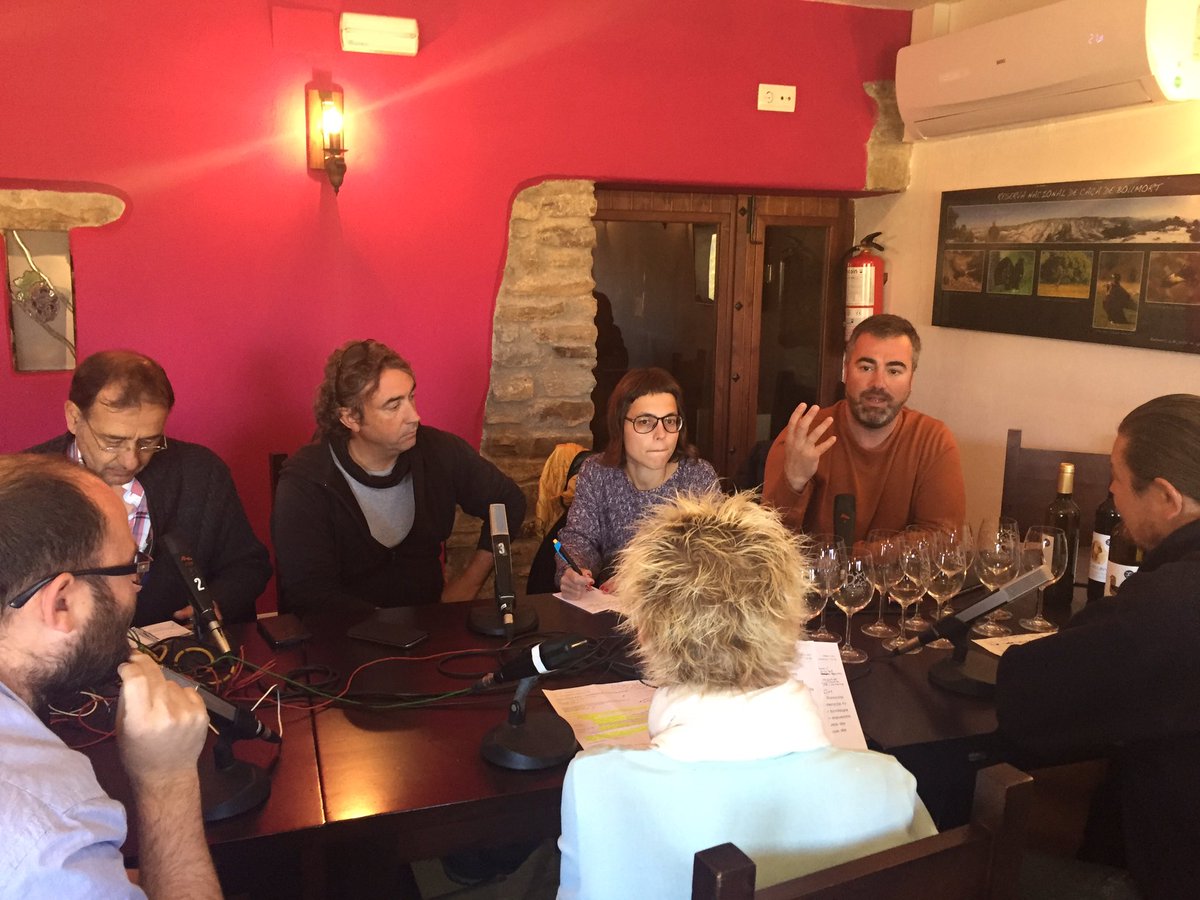 Jean_Abella's tweet image. @nbigorra i @XicsCalBorrech expliquen la llarga tradició vinícola de Figuerola d'Orcau #Figuerolapobledevi #Alteugust