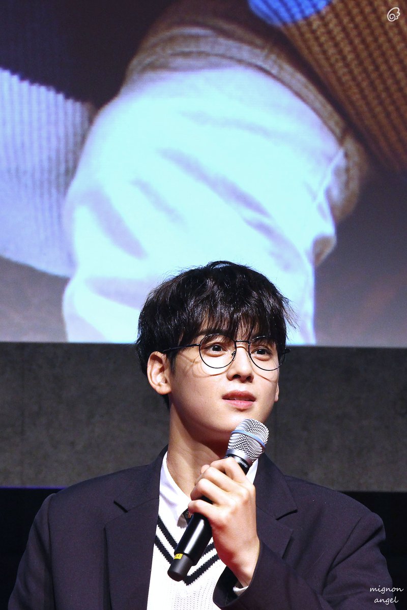 21번째 생일 너무 축하해! 태어나줘서 너무 고맙고 언제나 얼굴 열일 해줘서 고마워!동민이 없었으면 어쩔뻔 했어!😍
우리 앞으로도 10년이상은 남았으니깐 평생 별길만 걷자💜
<a href="/offclASTRO/">ASTRO 아스트로</a> #아스트로 #차은우 #HappyEunwooDay