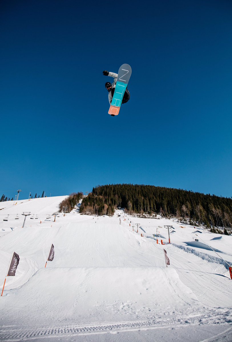 Hey 🙋🏼 photo: @onecrookedsmile 
<a href="/nitrousa/">bard johnson</a> #team @klappensnowpark