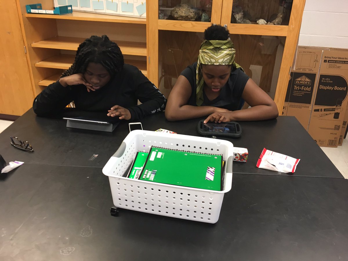 MandiWyndham's tweet photo. Amazing day &amp; Screening Party yesterday w/ #MVMSExplorers @MVMS_MCPS @mymcmedia #teenmedia #healthychoices #getcreative https://t.co/KWHK3kbLuB