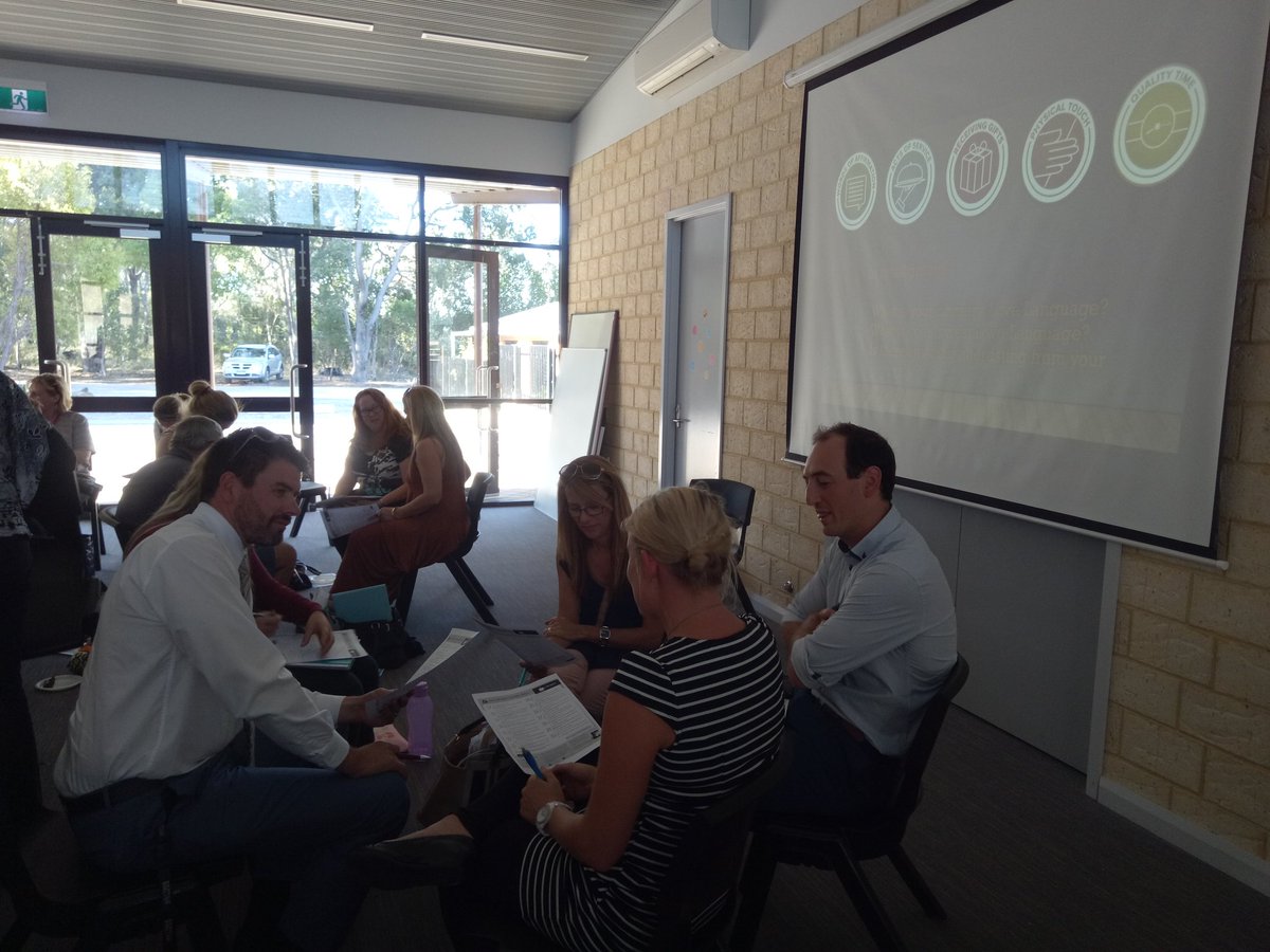 StVincentsPS's tweet photo. Staff discussing their love language with Mark Tenney. #fivelovelanguages #developingrelationships @ChicoTenney https://t.co/30MzfevJeU