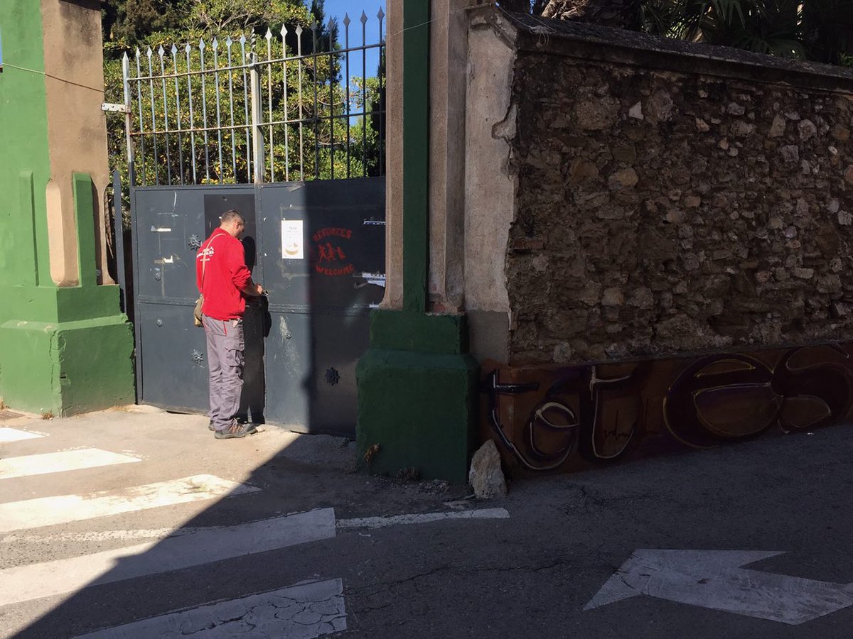 #DIRECTE Aquest matí a Torroella de Montgrí els mossos han desallotjat el CSO l'Obrador. Ara mateix els operaris canvien els panys