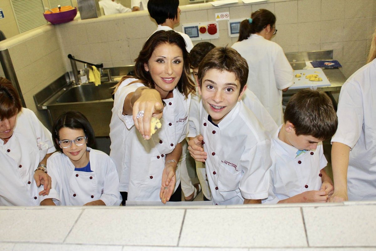 SabrinaSalerno's tweet photo. Sino all’11 aprile Cooking 4Autism 2 o 5 euro con SMS e chiamate da rete fissa al numero solidale 45520 #autism #campagnasolidale https://t.co/yRI32wyi15