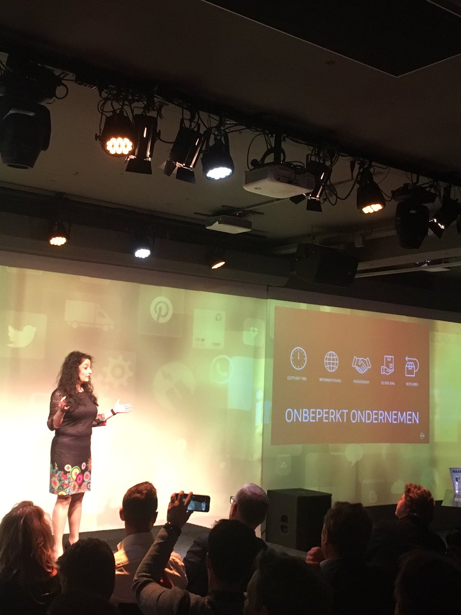 NTnl's tweet photo. De volgende finalist @maryamboonstra vertelt in haar pitch over het onbeperkt ondernemen van @PostNL #lme17 #ntmarketingtrofee https://t.co/mKf28H34rt