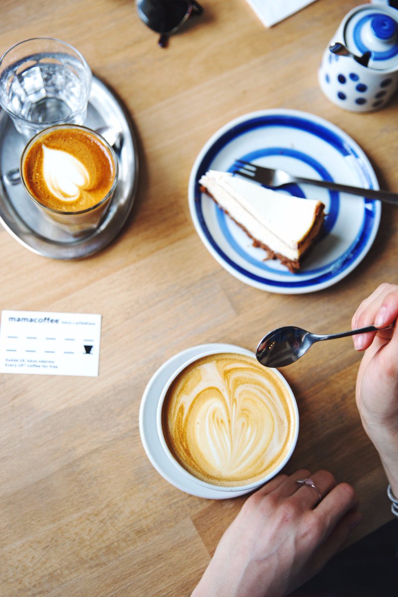 1faim2loups1's tweet photo. 1st #Travel article on the #blog ! 🎉 Découvrez nos #bonnesadresses gourmandes à #Prague 👉 https://t.co/BXSXKYPYaN #restaurant #coffeeshop https://t.co/HyE5UJXvg9