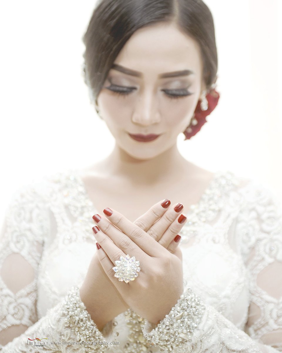 impresifoto's tweet photo. From The Wedding Mila &amp; Lucky
Photo by @impresifoto
#impresi_fotografi #bride #groom #weddingpreparation #weddingday #weddison #weddingtime https://t.co/UTLGHl525f