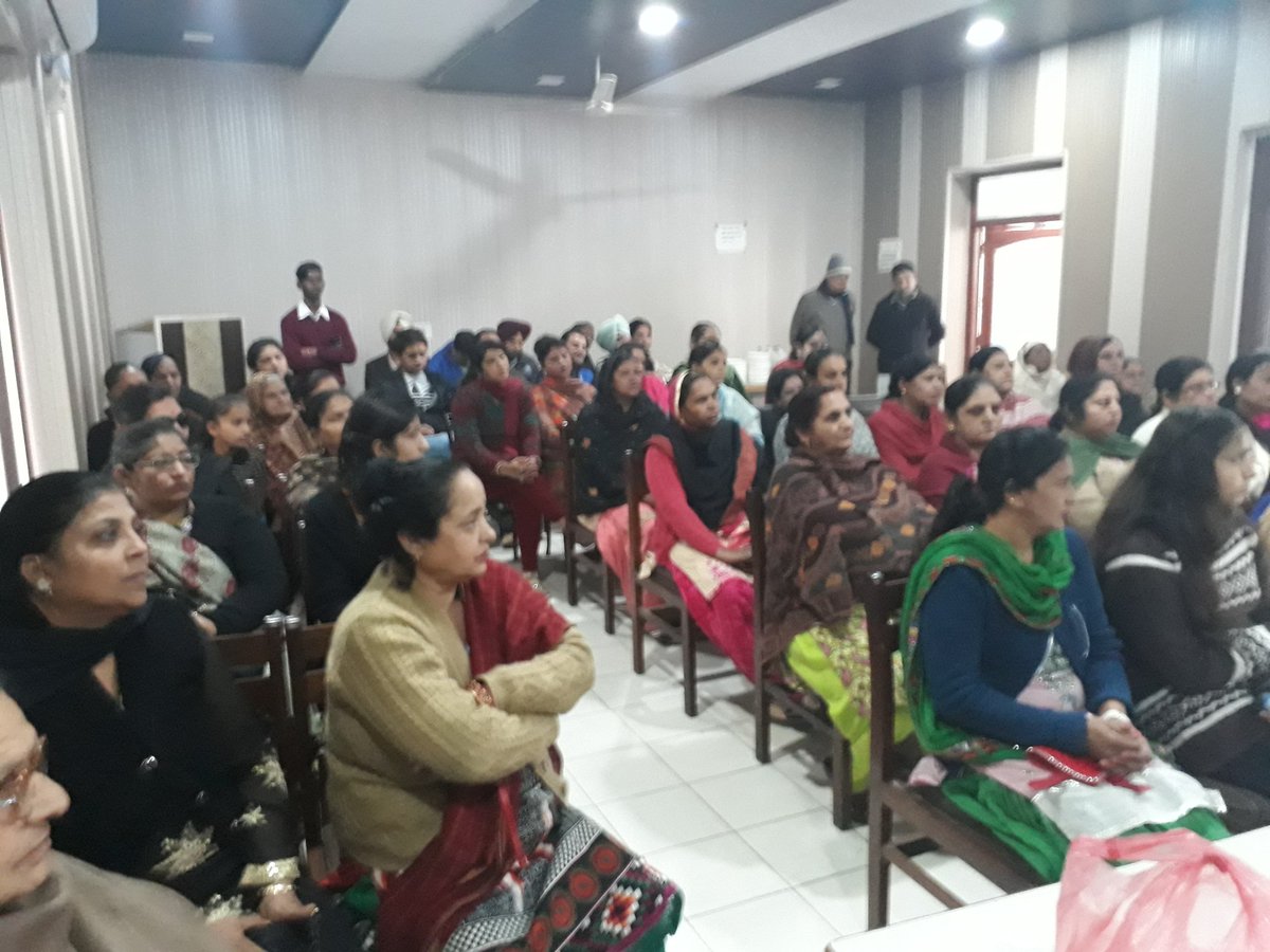 SimranSam11's tweet image. Meeting in phankot..... Motivating women's ND girls